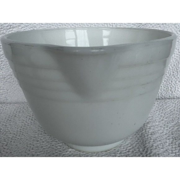 Vintage 1940s PYREX Set Of 2 White Opal Glass Ribbed Mixing Bowls 11c & 4 1/2c - Picture 6 of 16